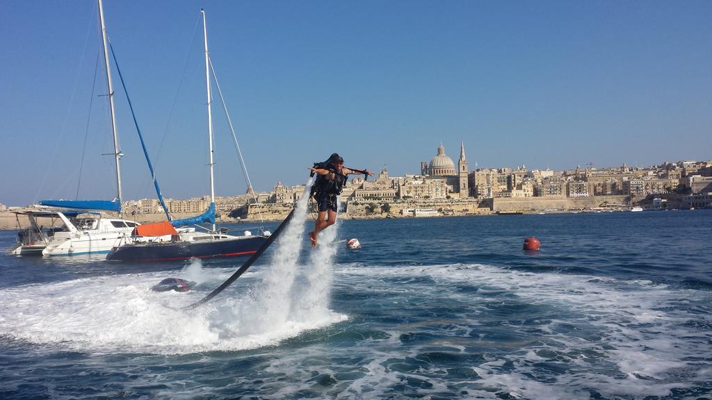 Boat Ms Cutty Jean Otel Sliema Dış mekan fotoğraf