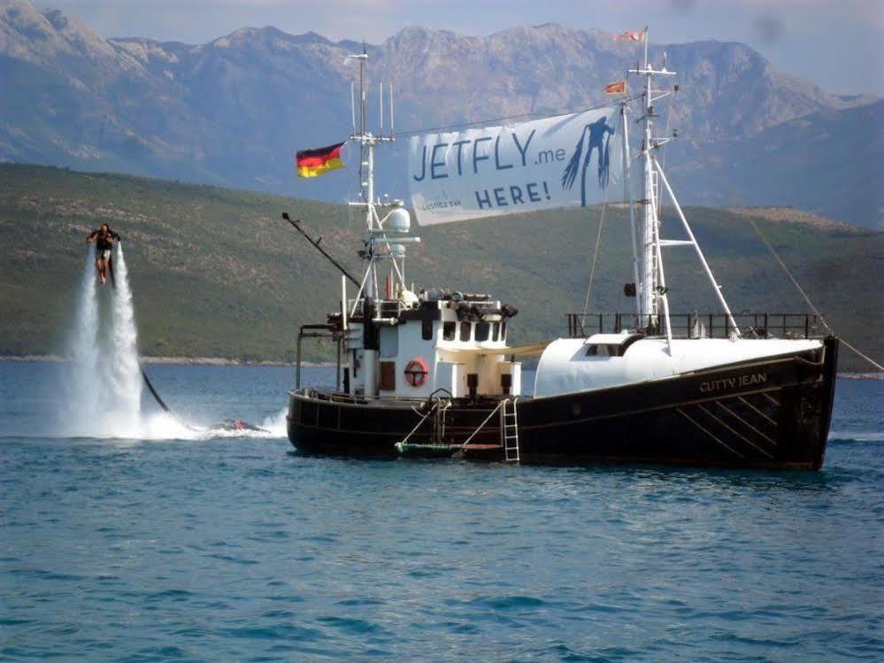 Boat Ms Cutty Jean Otel Sliema Dış mekan fotoğraf