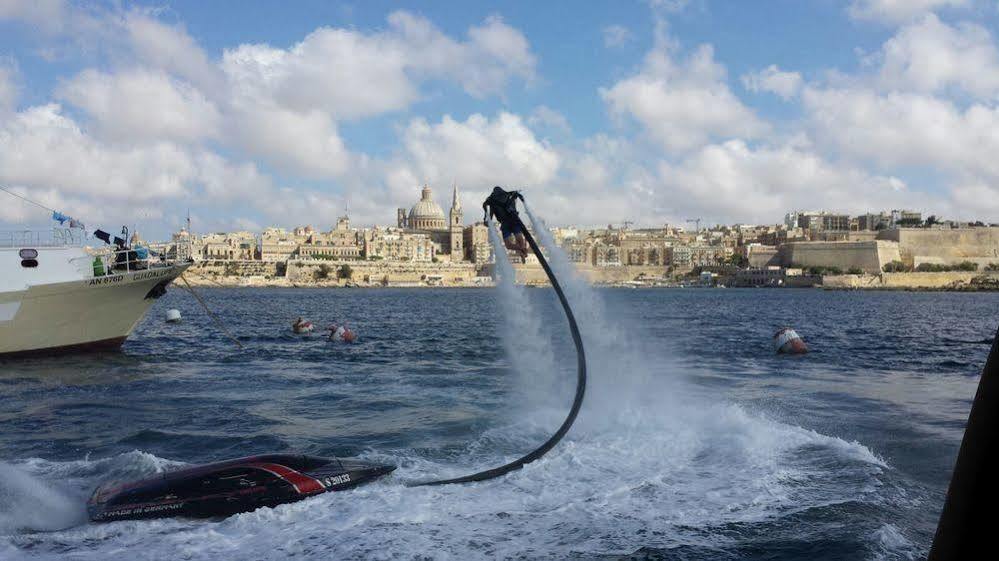Boat Ms Cutty Jean Otel Sliema Dış mekan fotoğraf